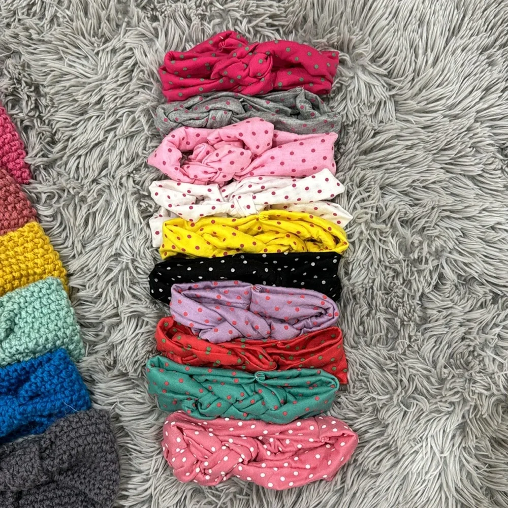 Baby bows/headband bundle. 17 items total.